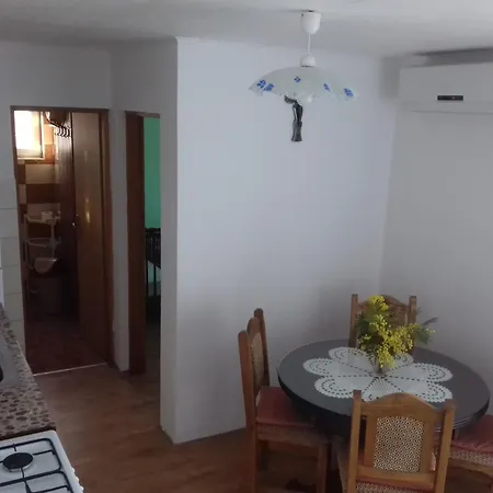 Cuk Apartament Vir